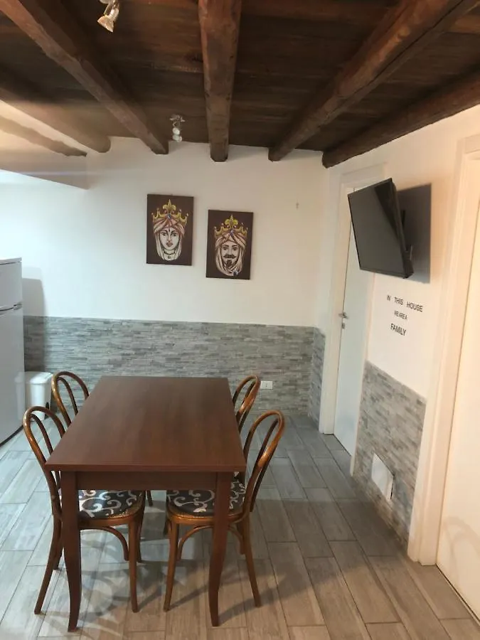 Appartamento La Casetta Del Borgo Palermo Italia