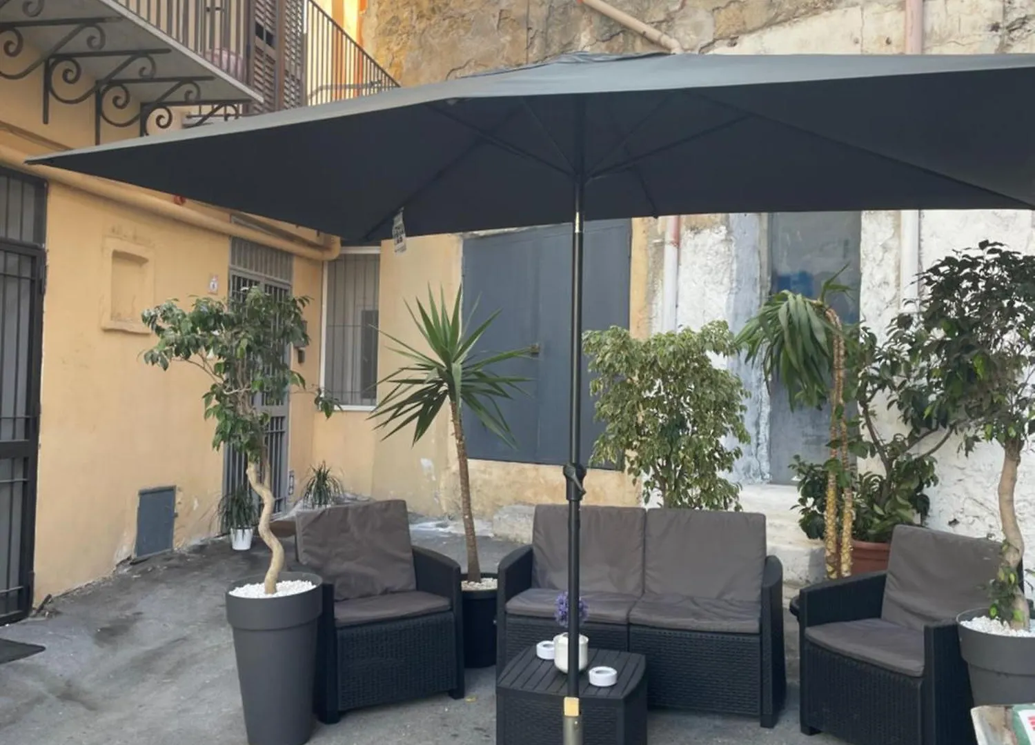 La Casetta Del Borgo Palermo 0*,